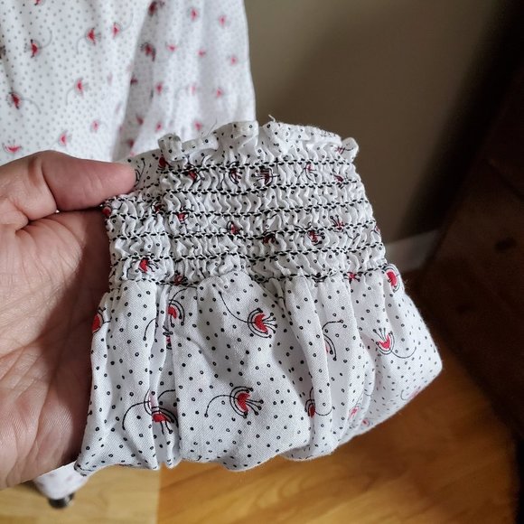 Max Studio Long sleeve floral smocked top Large - Picture 4 of 10